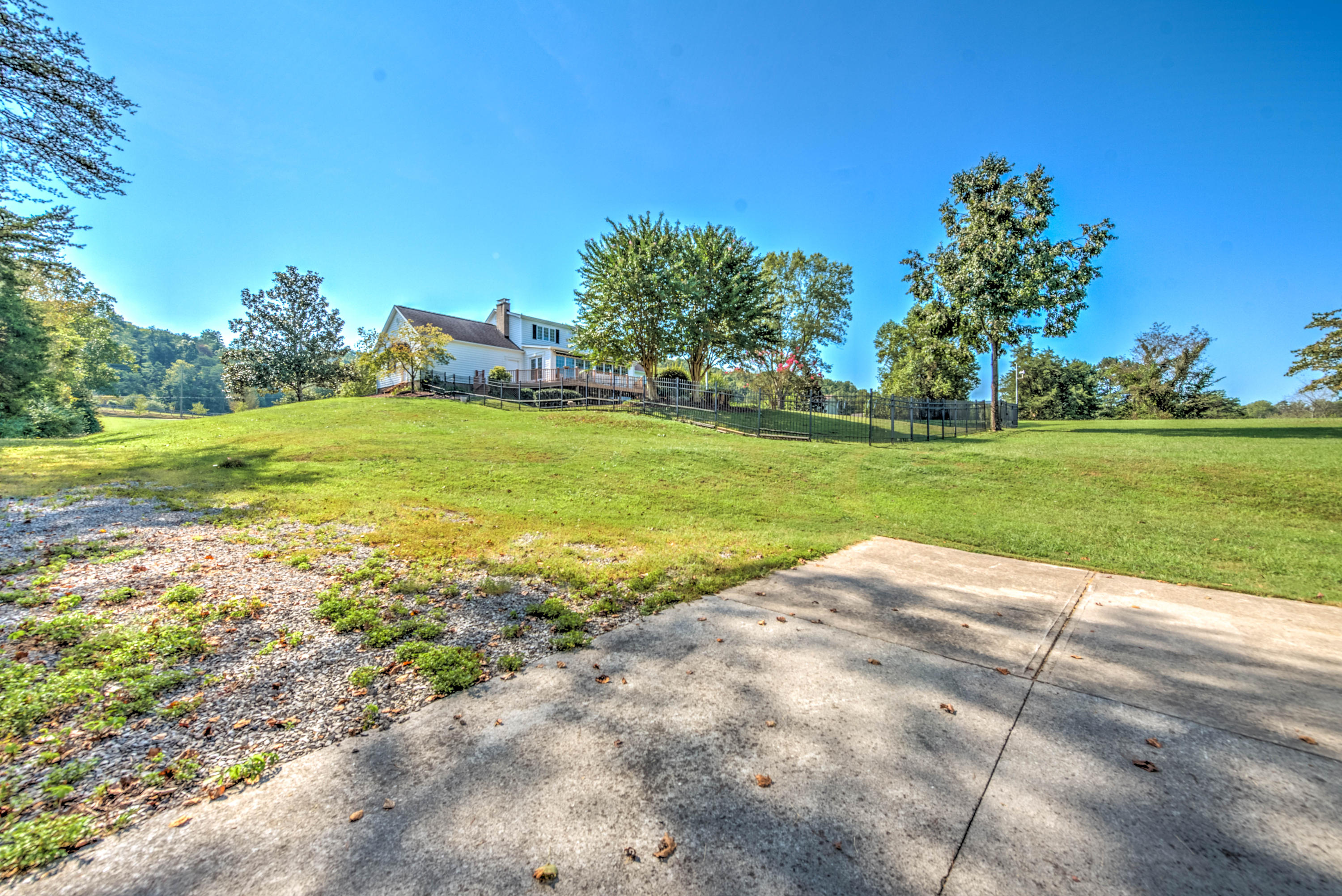 736 Blockhouse Valley Road Clinton, TN 37716 - Photo 38 of 40 39