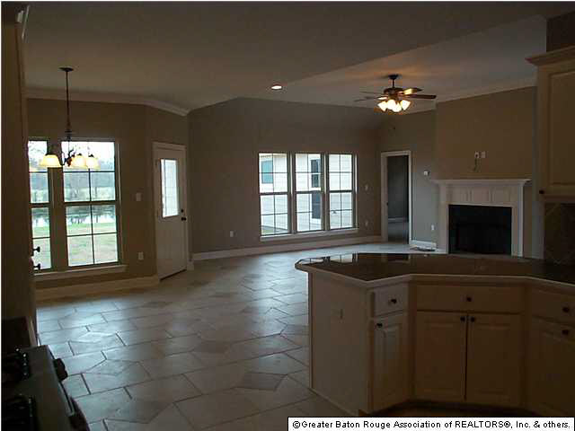 10930 Springtree Avenue Baton Rouge, LA 70810 - Photo 11 of 17 Gallery Image 11