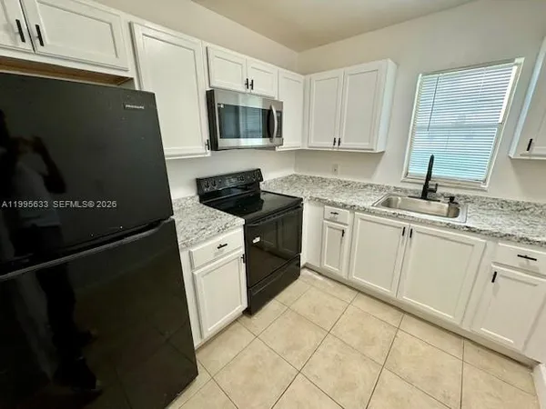 $1,700 | 4160 Northwest 21st Street, Unit 150A, Lauderhill, FL 33313