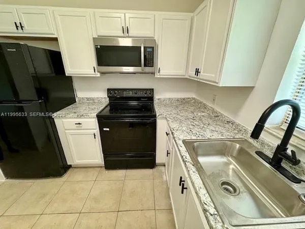 $1,700 | 4160 Northwest 21st Street, Unit 150A, Lauderhill, FL 33313