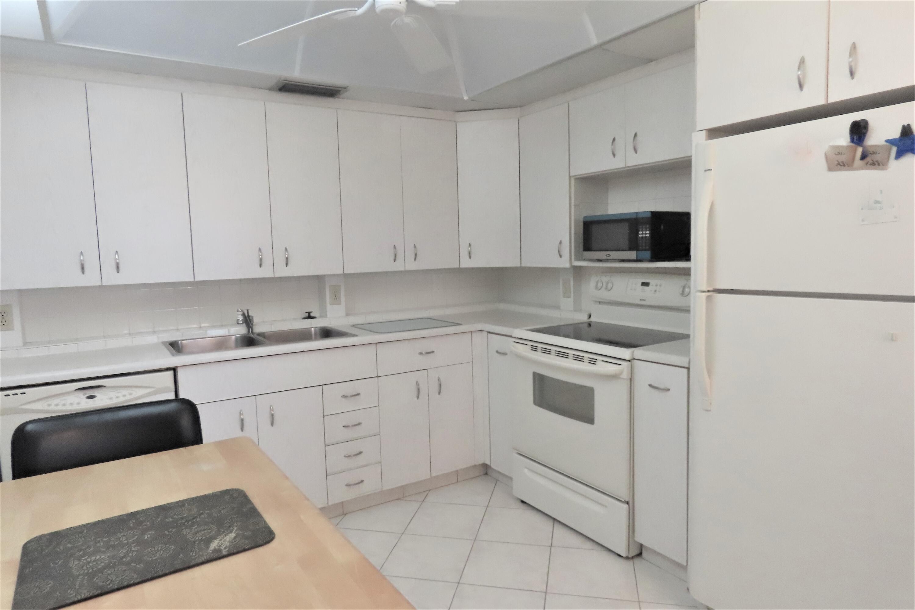 4047 Wolverton C, Unit C Boca Raton, FL 33434 - Photo 14 of 29 IMG_1230