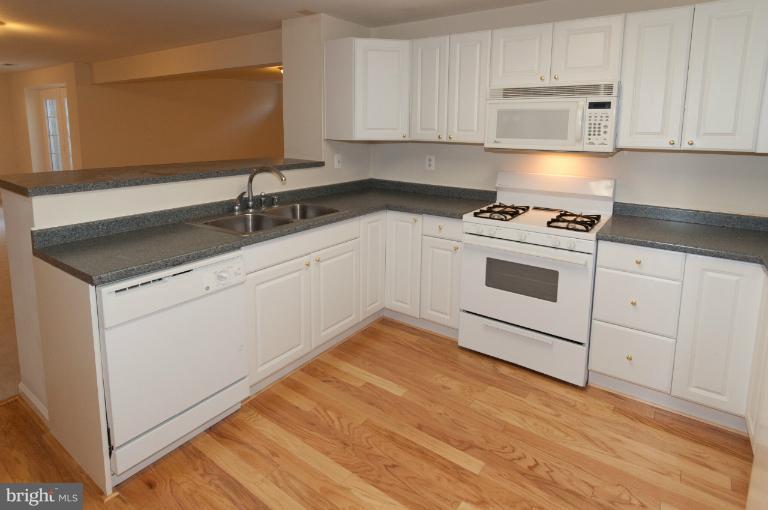 14305 Autumn Gold Road Boyds, MD 20841 - Photo 23 of 30 In-Law Suite Kitchen