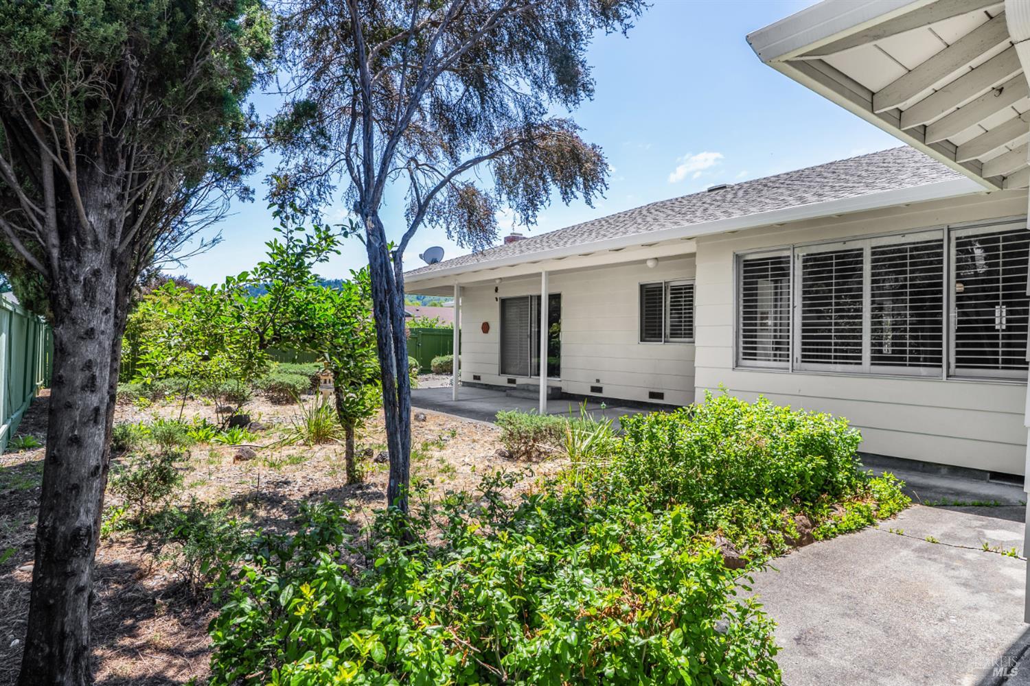 2904 Jason Drive Santa Rosa, CA 95405 - Photo 32 of 33 front view of a house with a yard