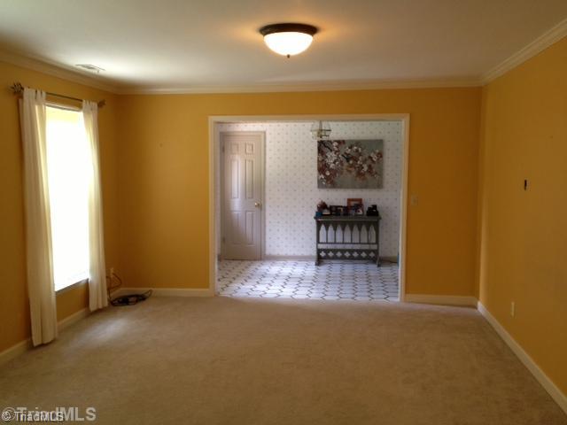 605 Barkworth Road Clemmons, NC 27012 - Photo 6 of 10 Living Room.