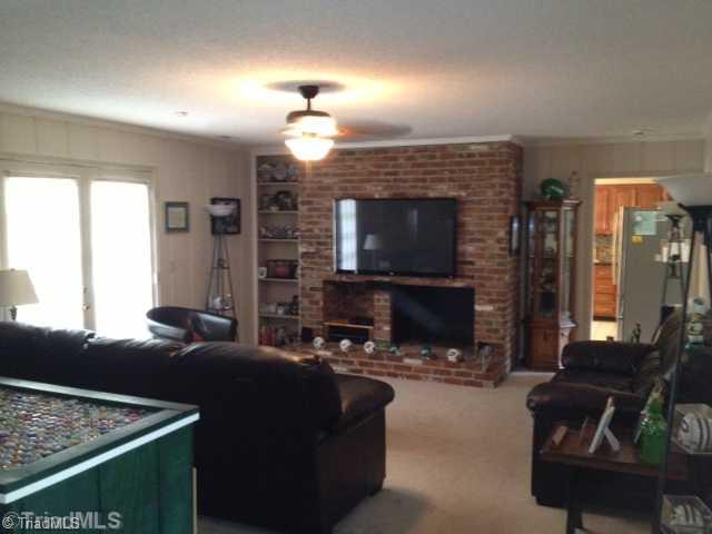 605 Barkworth Road Clemmons, NC 27012 - Photo 8 of 10 Den/Family/Great Room.