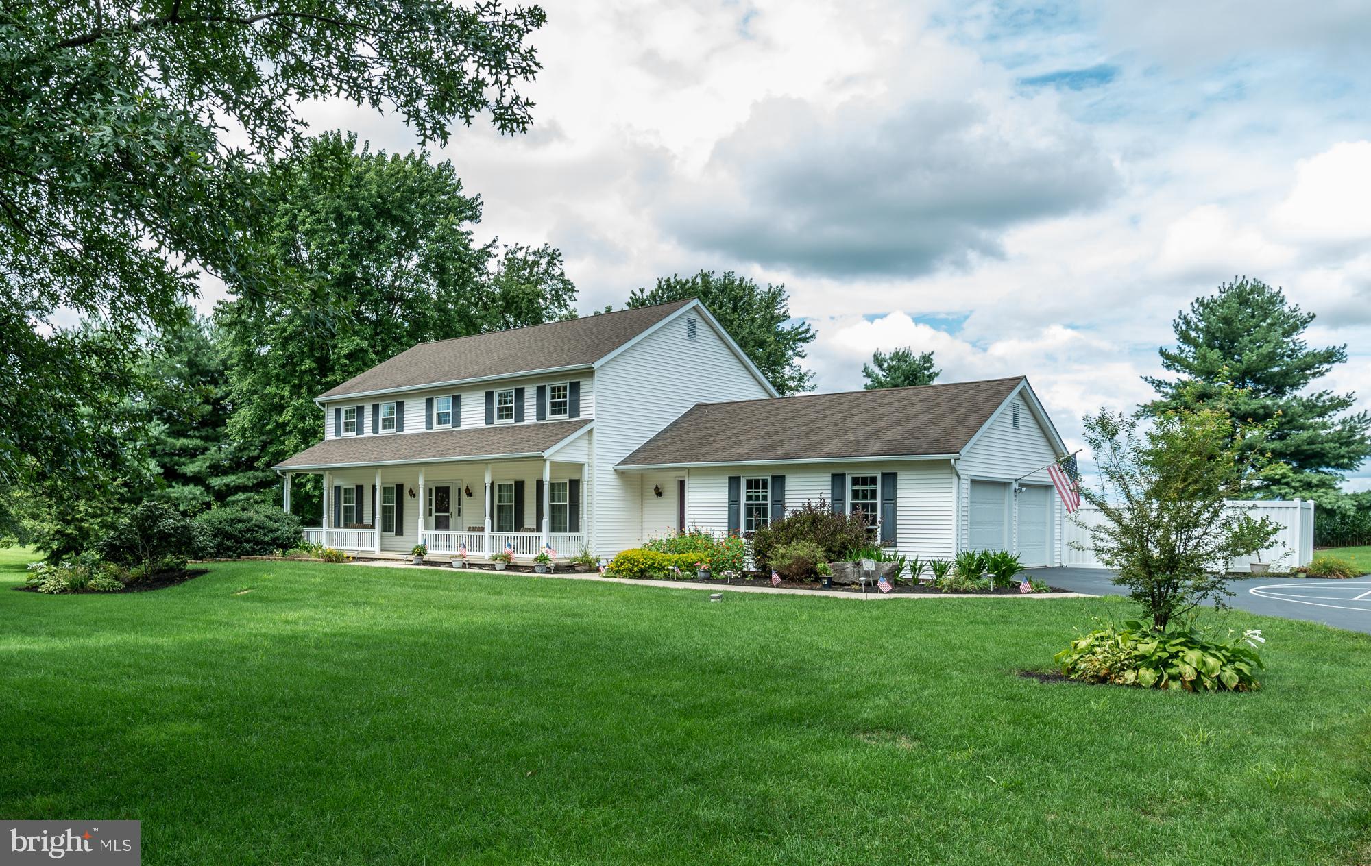 2982 Spooky Nook Road Manheim, PA 17545 - Photo 2 of 27 Front
