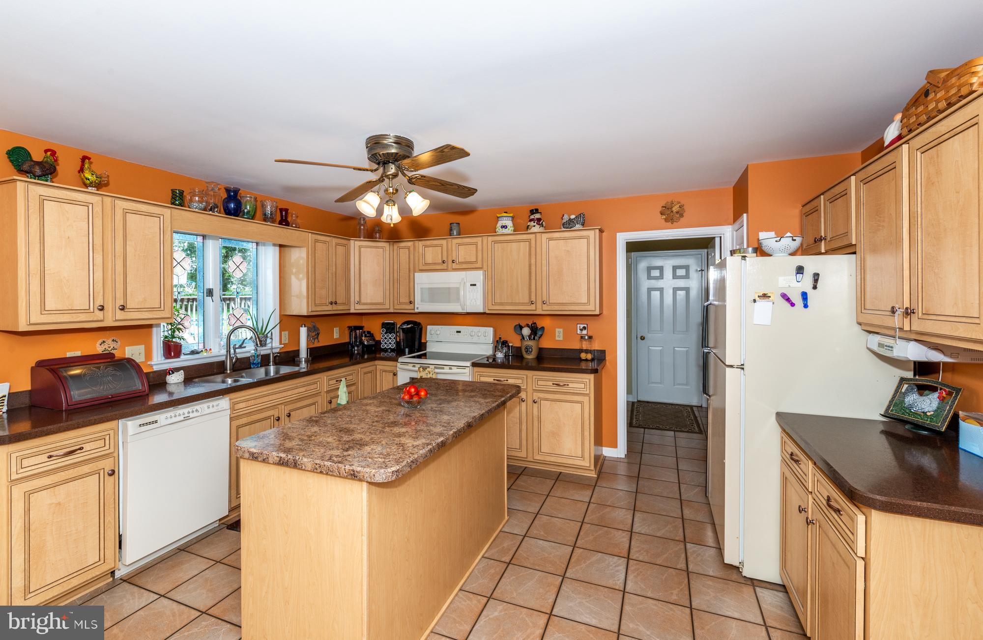 2982 Spooky Nook Road Manheim, PA 17545 - Photo 9 of 27 Kitchen
