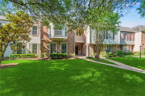 $375,000 | 13194 Trail Hollow Drive, Unit 3194, Houston, TX 77079