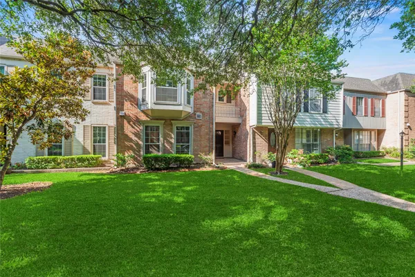 $375,000 | 13194 Trail Hollow Drive, Unit 3194, Houston, TX 77079
