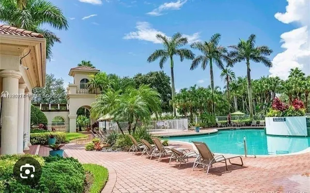 $950 | 2200 Northwest 72nd Way, Unit 2200, Pembroke Pines, FL 33024