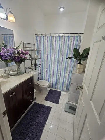 $950 | 2200 Northwest 72nd Way, Unit 2200, Pembroke Pines, FL 33024