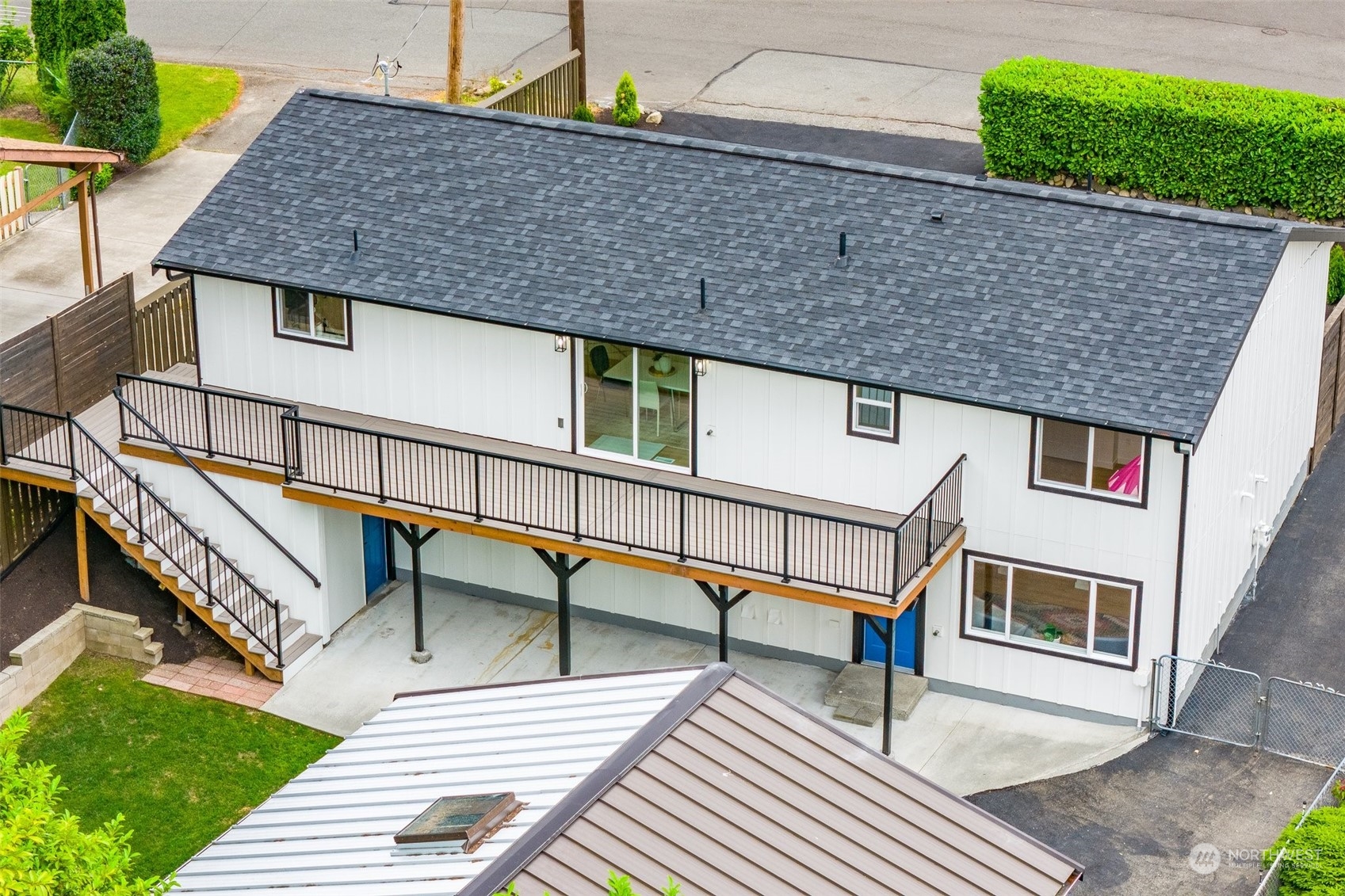 11862 Southeast 157th Place Renton, WA 98058 - Photo 3 of 38 Gallery Image 3