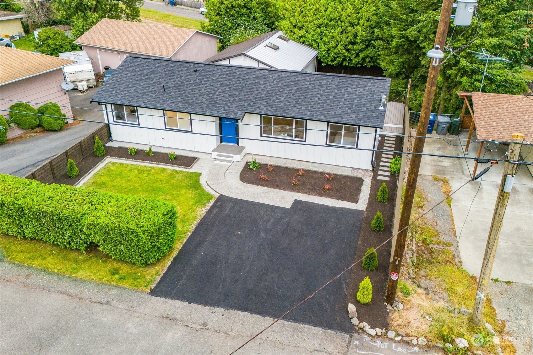 11862 Southeast 157th Place Renton, WA 98058 - Photo 4 of 38 Gallery Image 4