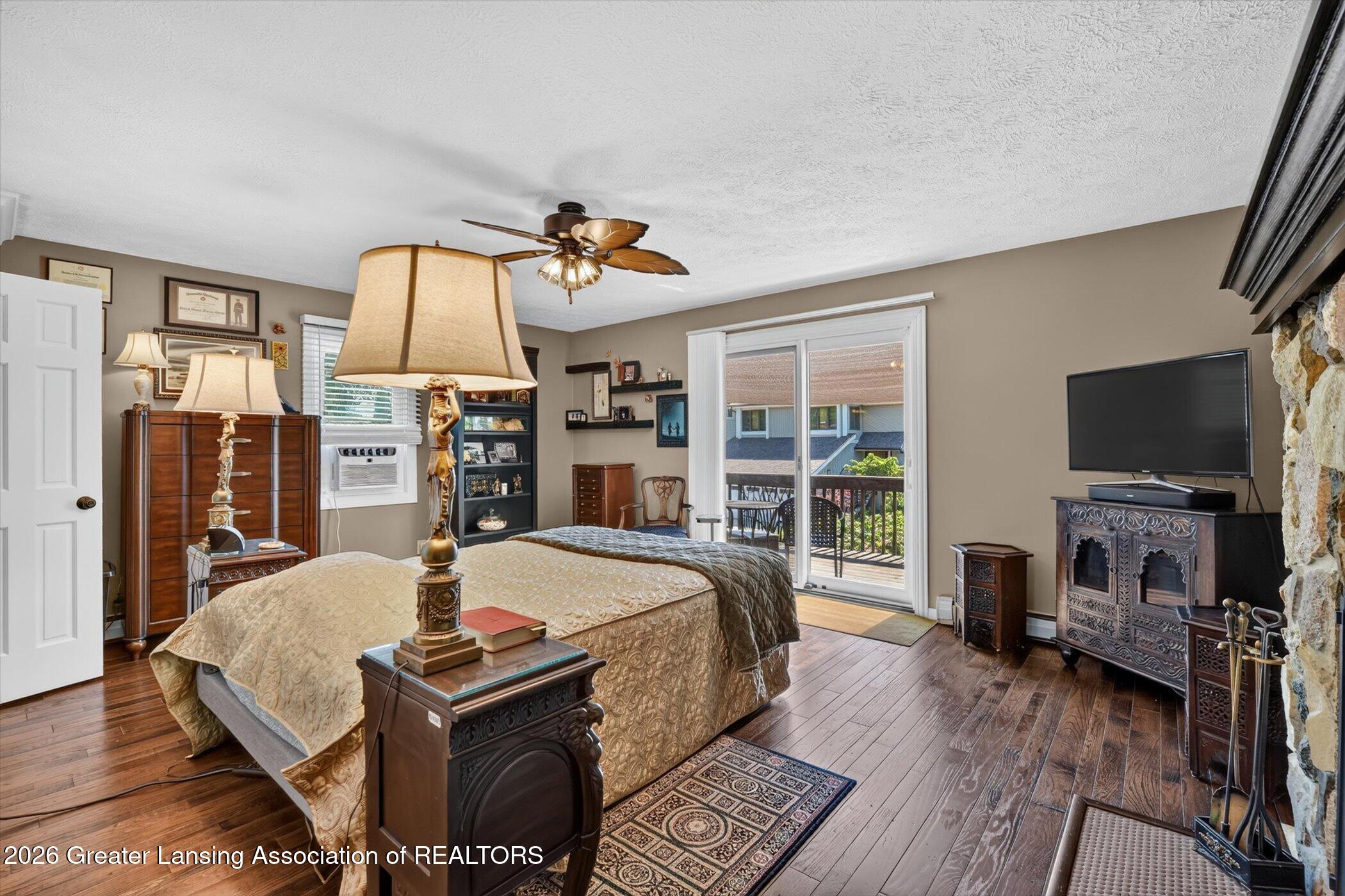 6227 West Reynolds Road Haslett, MI 48840 - Photo 44 of 92 31-6227-W-Reynolds-Rd-WindowStill-Photog