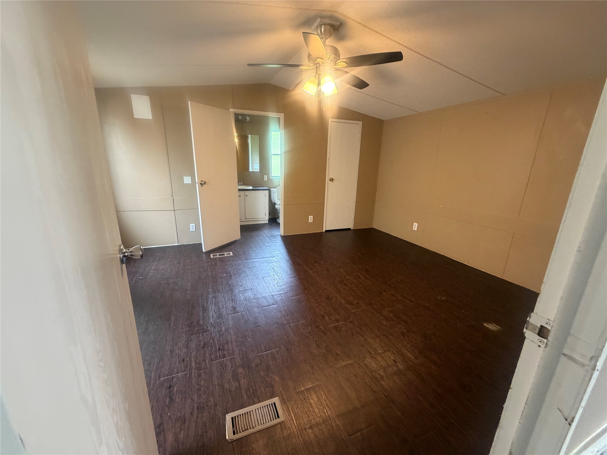 601 Clear Lake Road, Unit D Highlands, TX 77562 - Photo 5 of 12