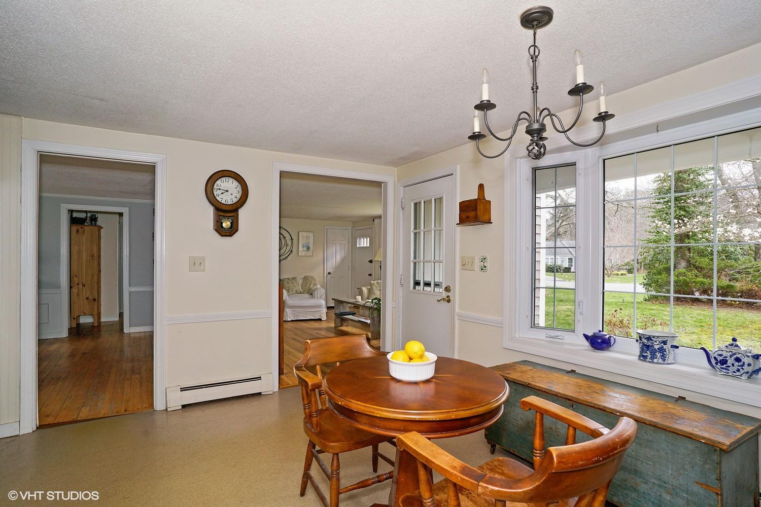 24 Maraspin Road Barnstable, MA 02630 - Photo 8 of 15 07_24MaraspinRoad_358_BreakfastArea_MLSu