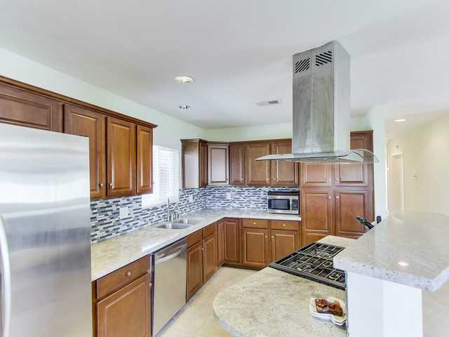 827 Saxony Road Encinitas, CA 92024 - Photo 7 of 16