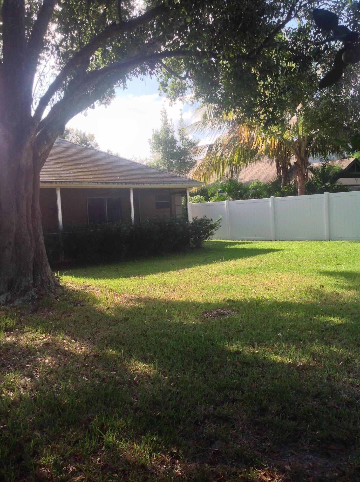 120 Raintree Trail Jupiter, FL 33458 - Photo 24 of 28 Big Backyard