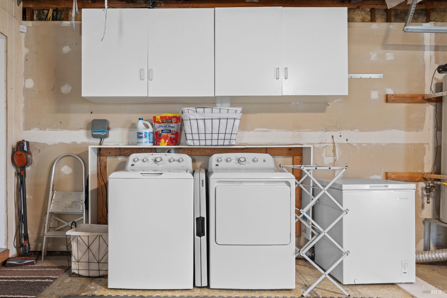 8633 Lancaster Drive Rohnert Park, CA 94928 - Photo 28 of 67 3 year new washer and dryer to be conveyed