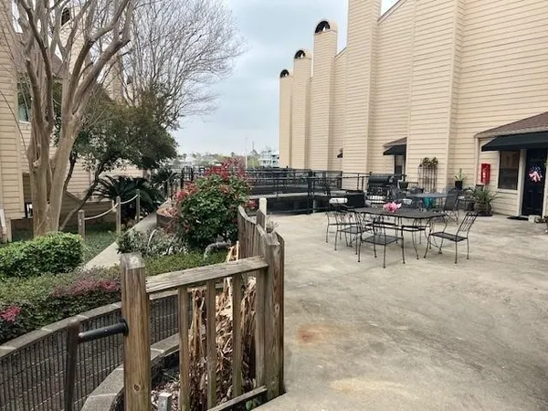 $1,275 | 1140 Marina Bay Drive, Unit 108A, Kemah, TX 77565