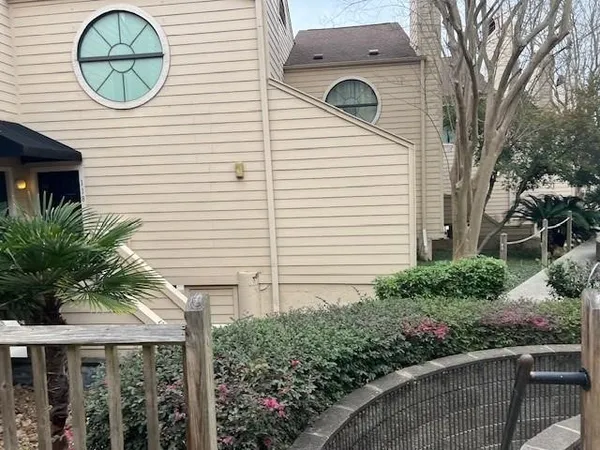 $1,275 | 1140 Marina Bay Drive, Unit 108A, Kemah, TX 77565