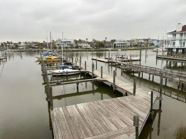 $1,275 | 1140 Marina Bay Drive, Unit 108A, Kemah, TX 77565