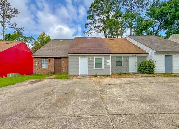 $1,475 | 934 South Lipona Road, Tallahassee, FL 32304