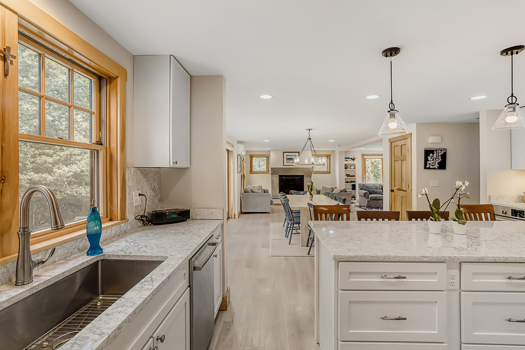 139 Tea Lane Chilmark, MA 02535 - Photo 9 of 34