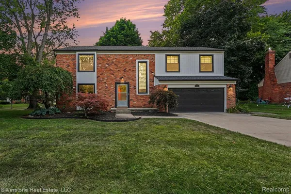 $4,100 | 2945 Cedar Ridge Drive, Troy, MI 48084