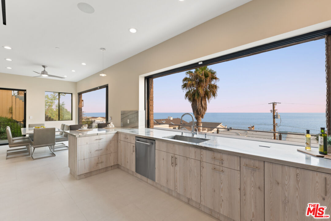 25411 Malibu Road Malibu, CA 90265 - Photo 14 of 51