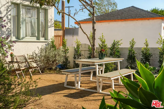 $2,649,000 | 818 Palms Boulevard, Venice, CA 90291