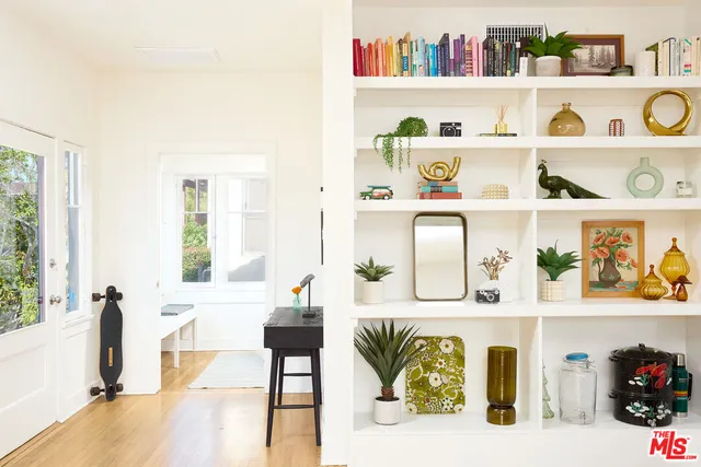 $2,649,000 | 818 Palms Boulevard, Venice, CA 90291