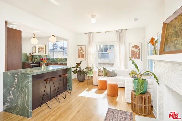 $2,649,000 | 818 Palms Boulevard, Venice, CA 90291