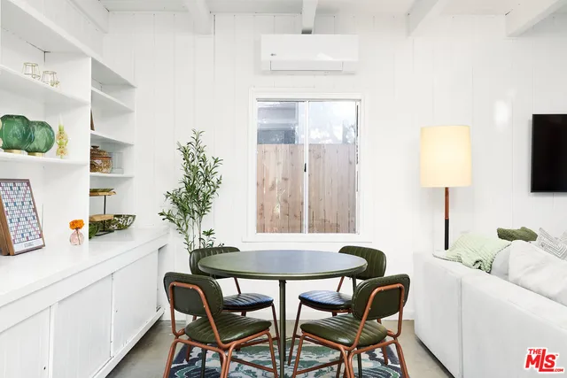 $2,649,000 | 818 Palms Boulevard, Venice, CA 90291