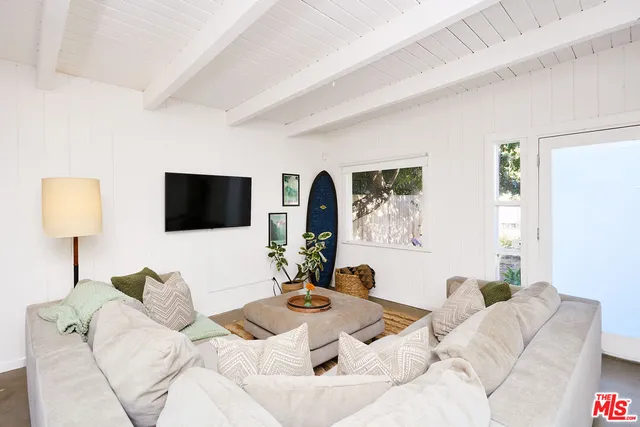 $2,649,000 | 818 Palms Boulevard, Venice, CA 90291