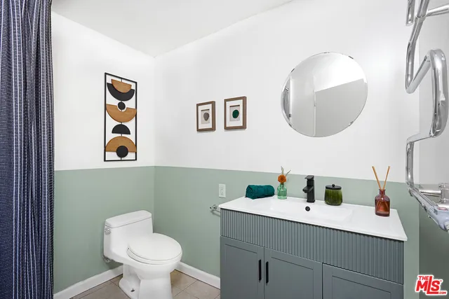 $2,649,000 | 818 Palms Boulevard, Venice, CA 90291