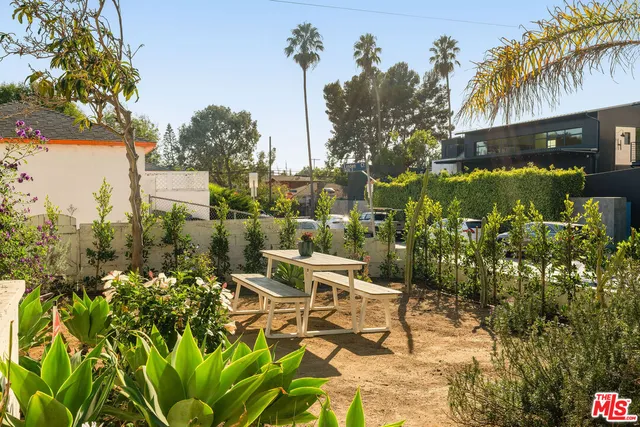 $2,649,000 | 818 Palms Boulevard, Venice, CA 90291
