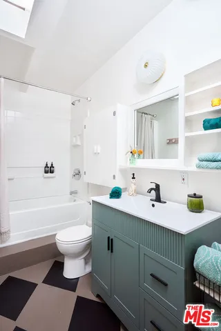 $2,649,000 | 818 Palms Boulevard, Venice, CA 90291