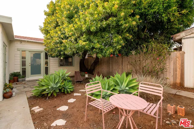 $2,649,000 | 818 Palms Boulevard, Venice, CA 90291