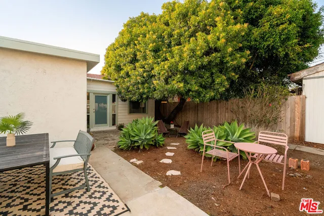 $2,649,000 | 818 Palms Boulevard, Venice, CA 90291