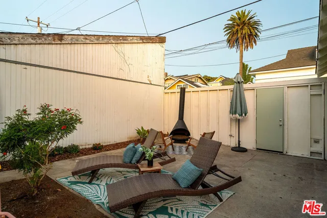 $2,649,000 | 818 Palms Boulevard, Venice, CA 90291