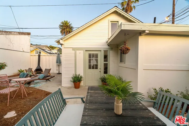$2,649,000 | 818 Palms Boulevard, Venice, CA 90291