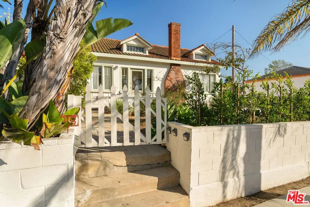 $2,649,000 | 818 Palms Boulevard, Venice, CA 90291