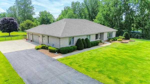 $680,000 | 24031 South Schoolhouse Road, Manhattan, IL 60442