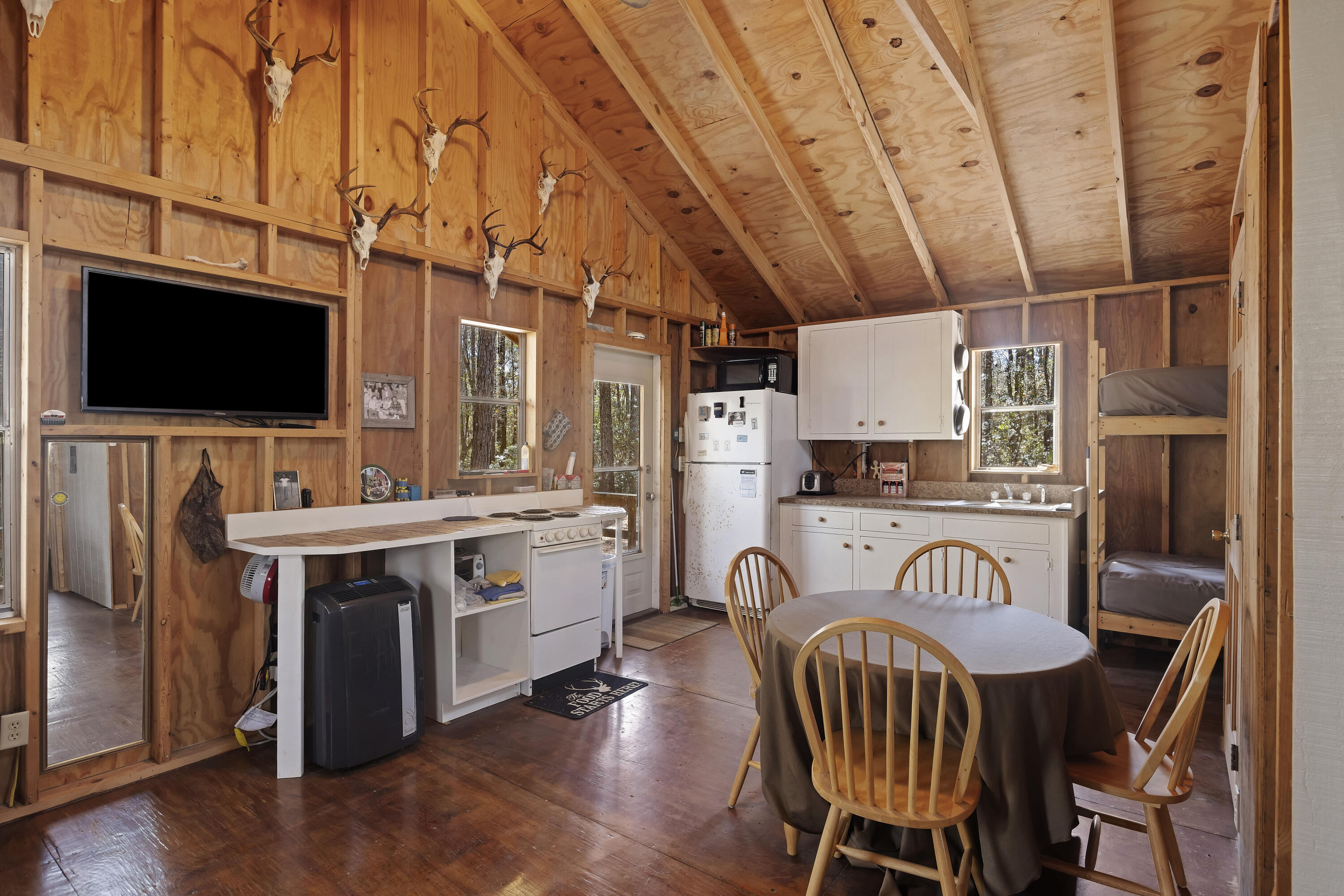 9168 Old Georgetown Road McClellanville, SC 29458 - Photo 19 of 45 243A0174