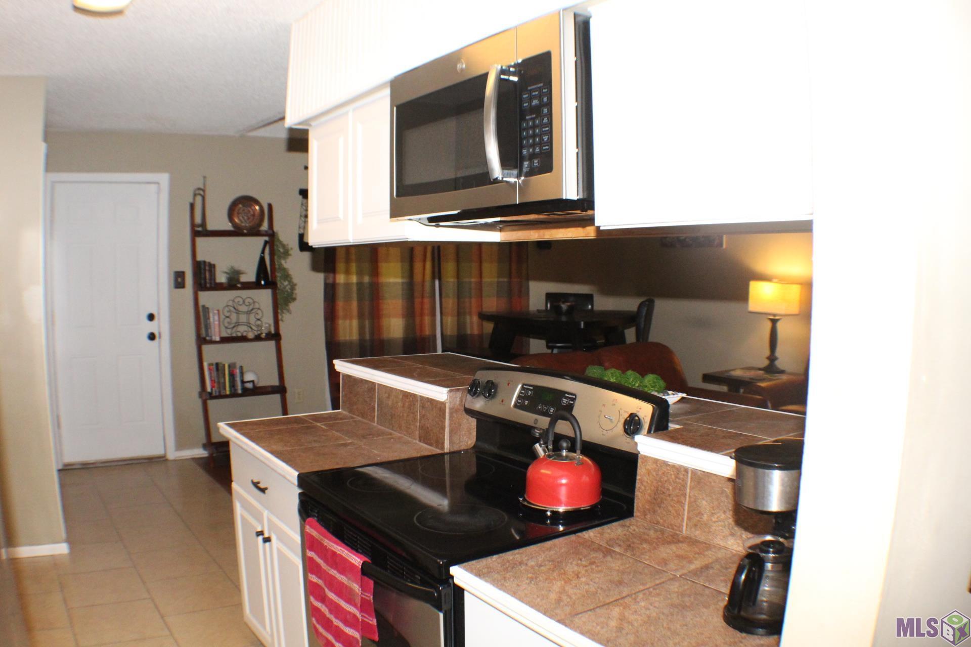 13537 Rampart Court Baton Rouge, LA 70810 - Photo 3 of 17 Gallery Image 3
