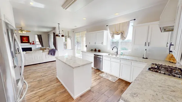 $724,900 | 1051 North Coventry Avenue, Clovis, CA 93611