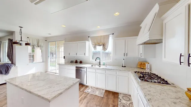 $724,900 | 1051 North Coventry Avenue, Clovis, CA 93611