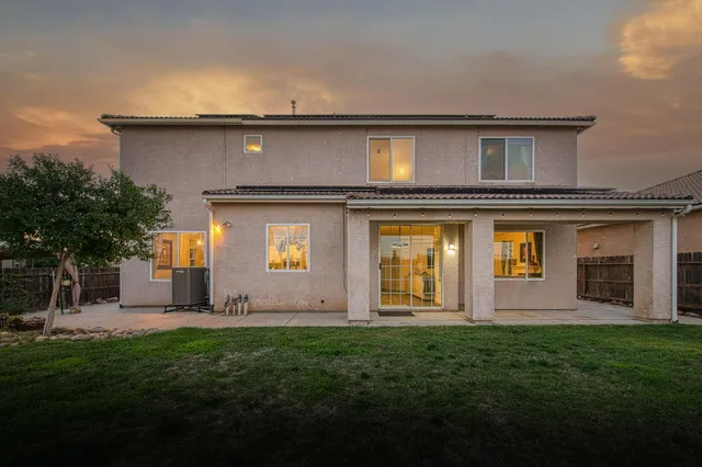 $759,900 | 1051 North Coventry Avenue, Clovis, CA 93611