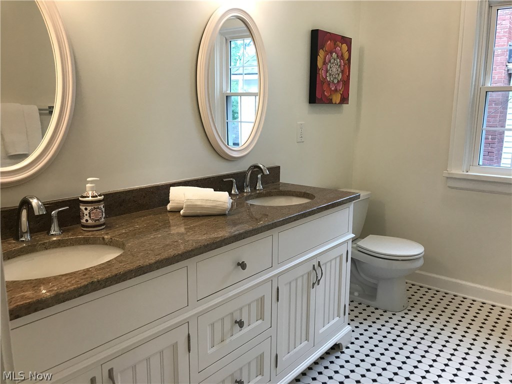 15719 Chadbourne Road Cleveland, OH 44120 - Photo 19 of 24